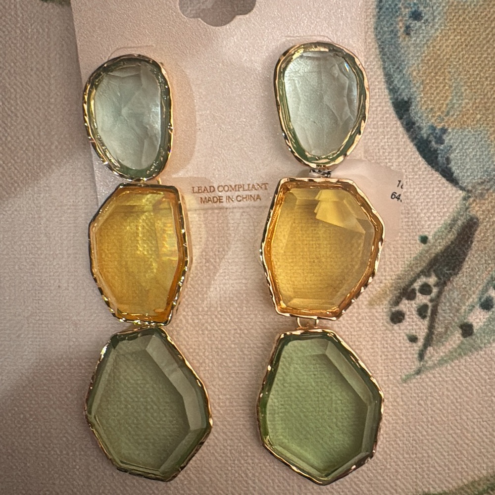 Elegant Gold and Green Dangle Earrings